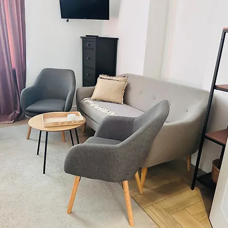 D 200m Do Plazy Апартаменти