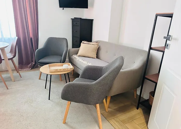 D 200m Do Plazy Апартаменти