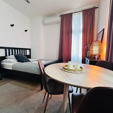 D 200m Do Plazy Apartment