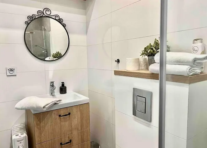 D 200m Do Plazy Апартаменты *